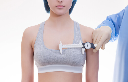 concept of plastic surgery, measurement of breast size for the selection of the implant-img-blog